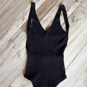 Lulu's Black Ribbed V-Neck Bodysuit